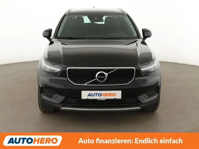 Volvo XC40 view 9