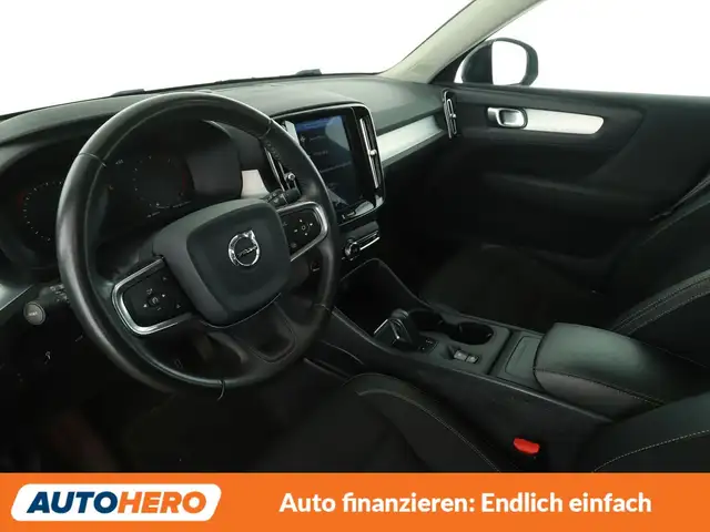 Volvo XC40 view 11