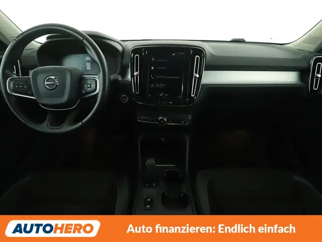 Volvo XC40 view 12