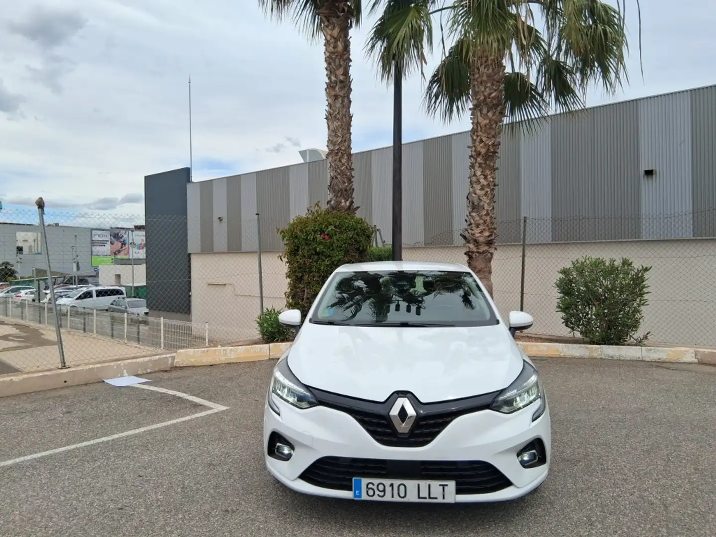 Renault Clio Pequeño Manual de 5 Puertas Blanco - 2