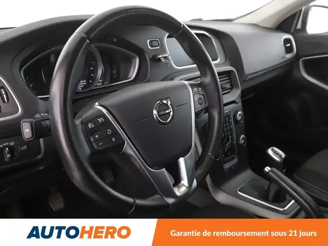 Volvo V40 view 11
