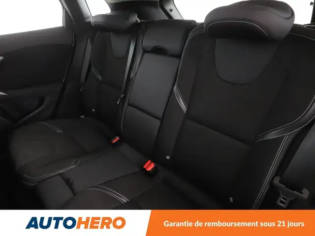 Volvo V40 view 14