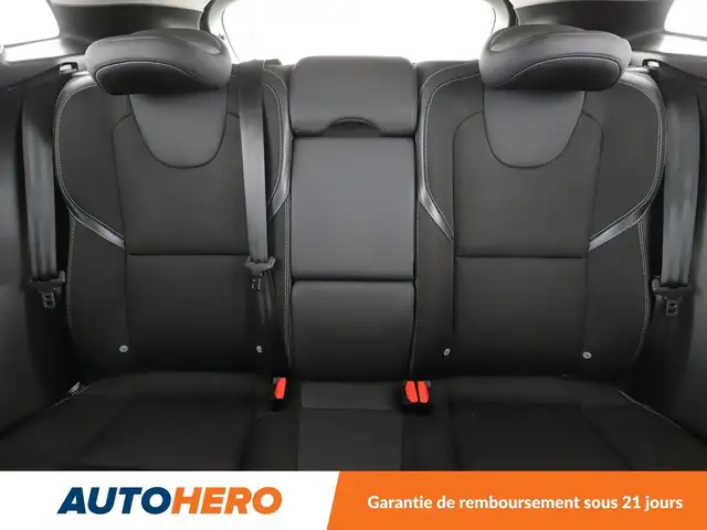 Volvo V40 view 15
