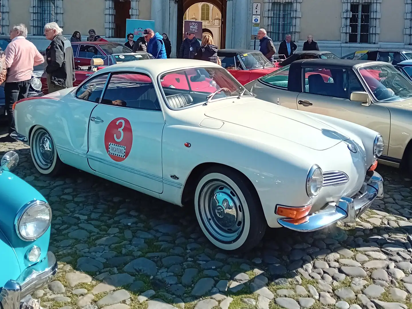 Volkswagen Karmann Ghia Alb - 2