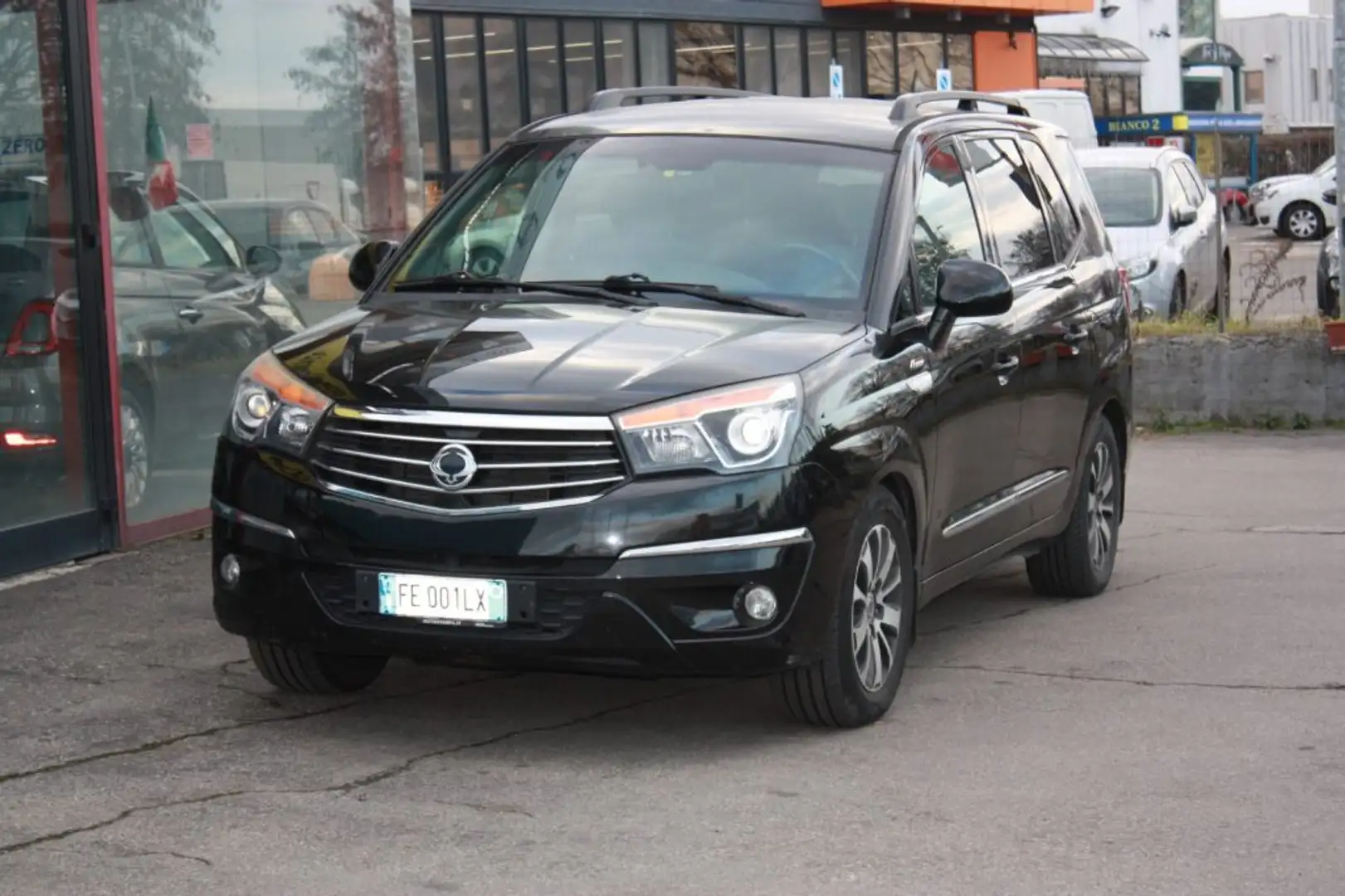 SsangYong Rodius 2.2 Diesel 4WD A/T Classy Negro - 1