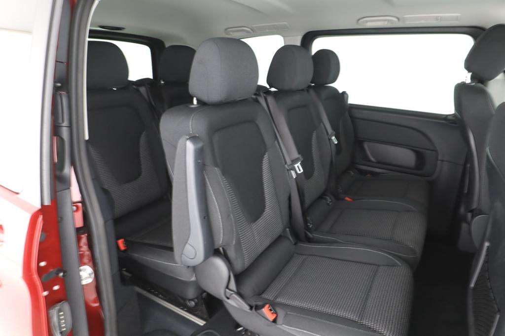 Mercedes-Benz V 220