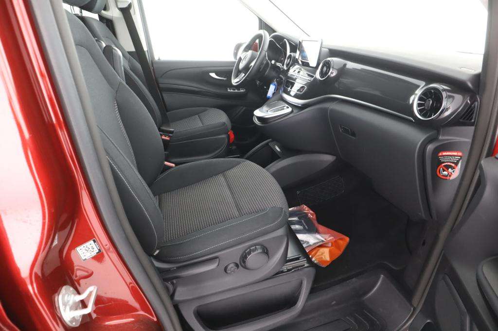 Mercedes-Benz V 220