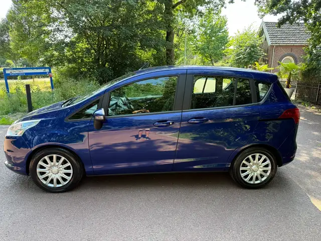 Ford B-Max view 4