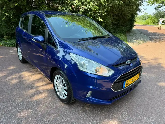Ford B-Max view 3