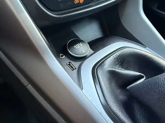 Ford B-Max view 13
