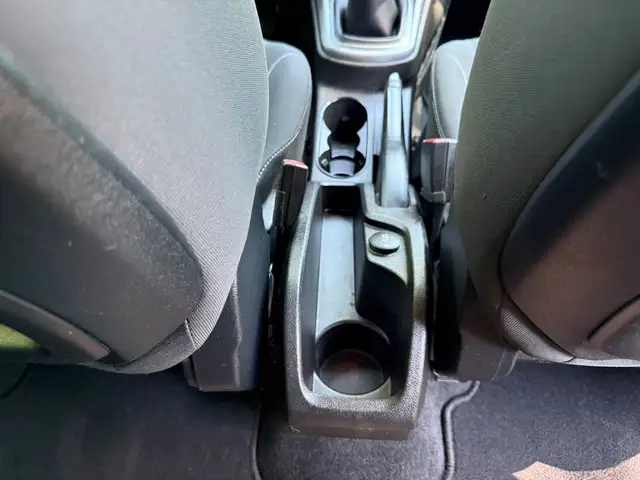 Ford B-Max view 12