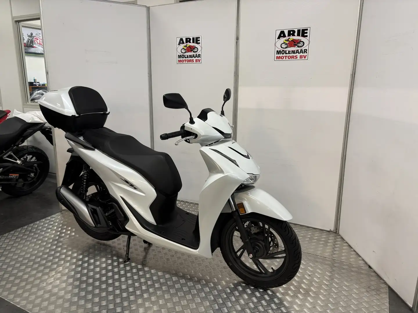 Honda SH 125i Smart Top Box Blanco - 2