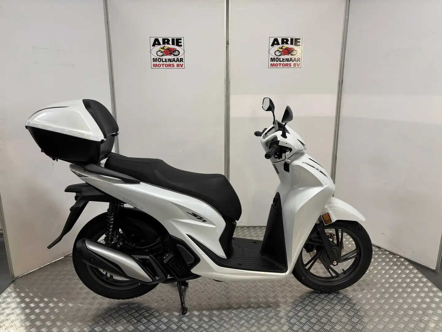 Honda SH 125i Smart Top Box Blanco - 1