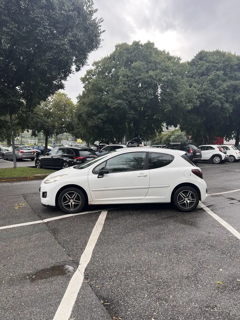 Peugeot 207 3p 1.6 hdi 16v Energie Sport fap FL - 2