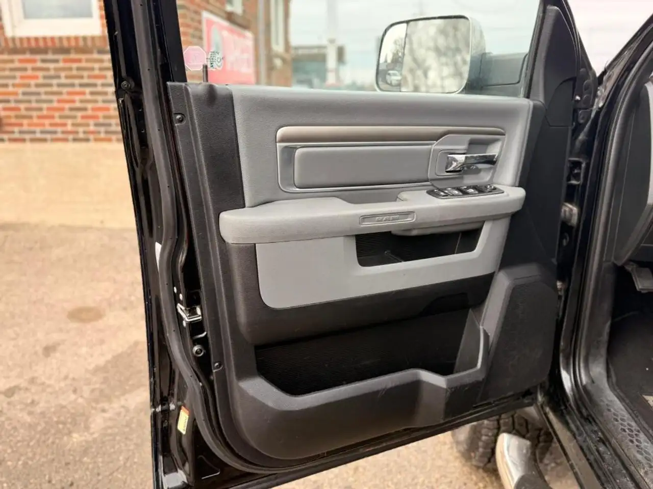 RAM 3500 снимка RAM 3500