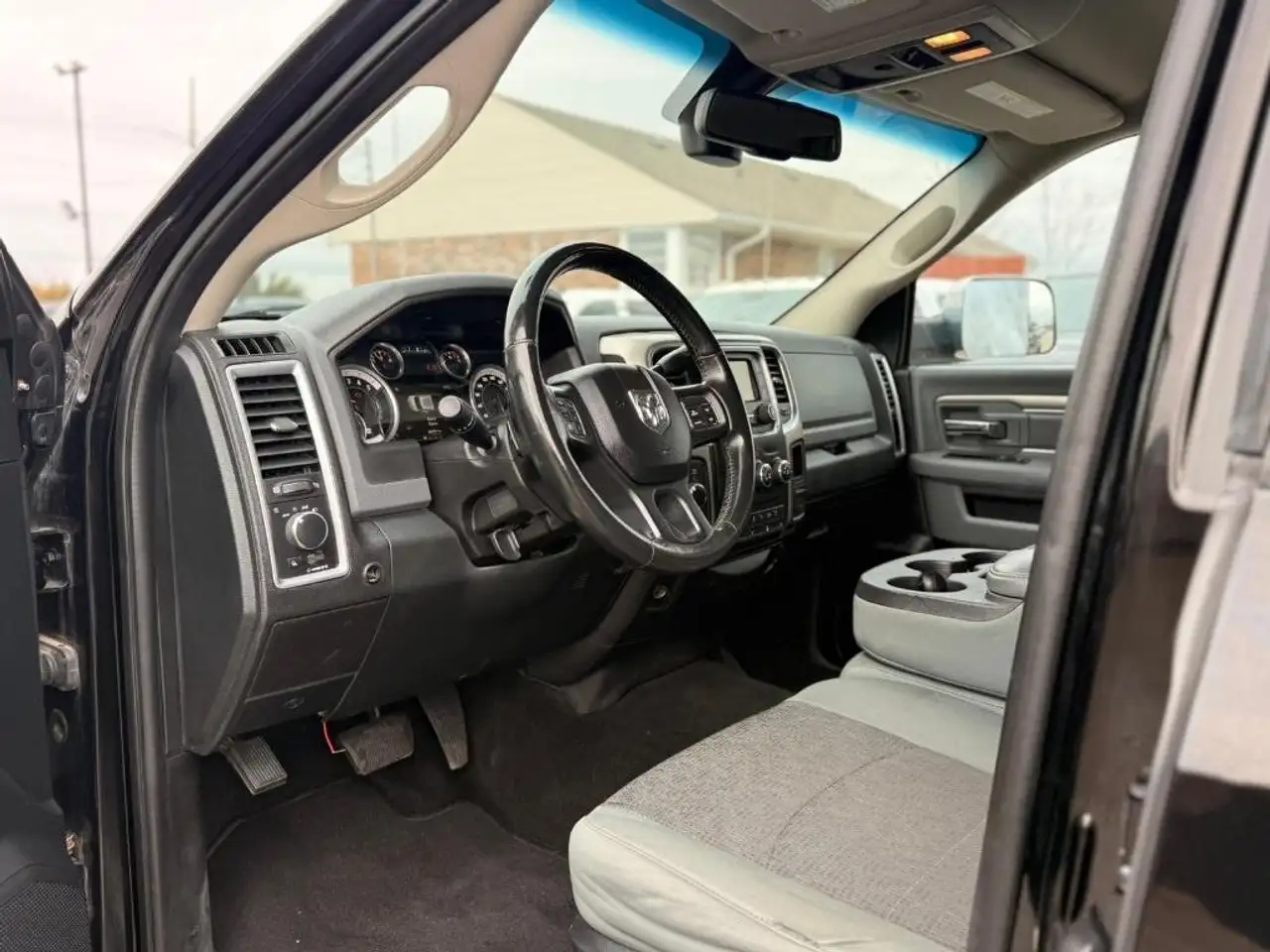 RAM 3500 снимка RAM 3500