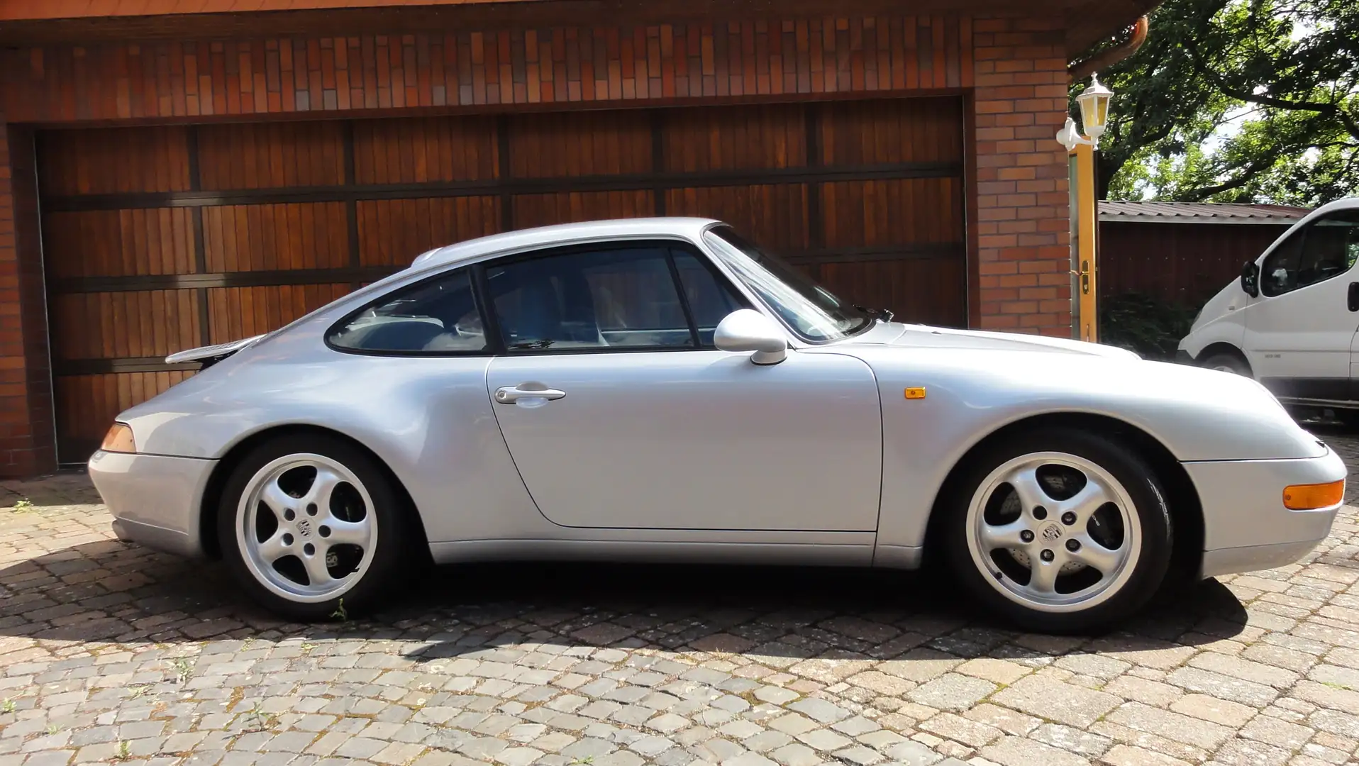 Porsche 993 Carrera Coupe Tiptronic 3,6 l Silber - 1