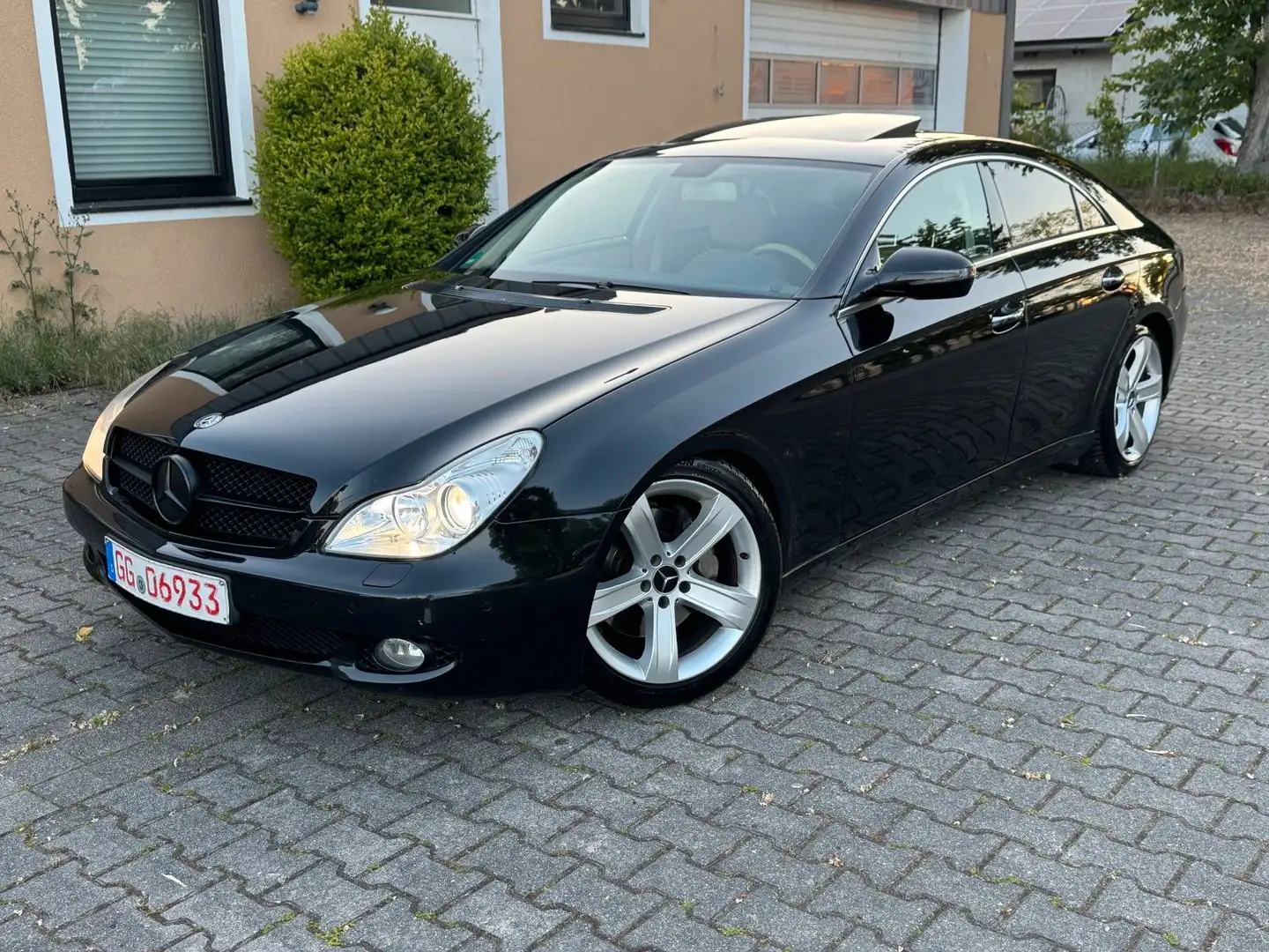 Mercedes-Benz CLS 350 CGI MoPf Top Ausstatung Schwarz - 1