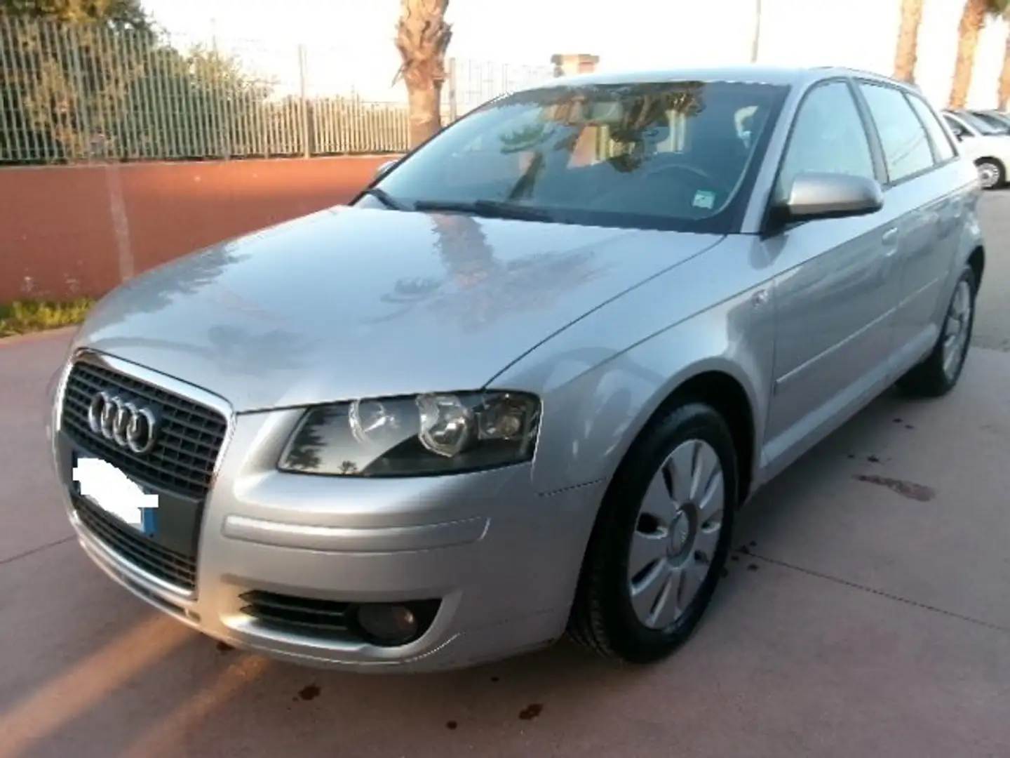 Audi A3 Sportback 1.9 tdi Ambition Gri - 2