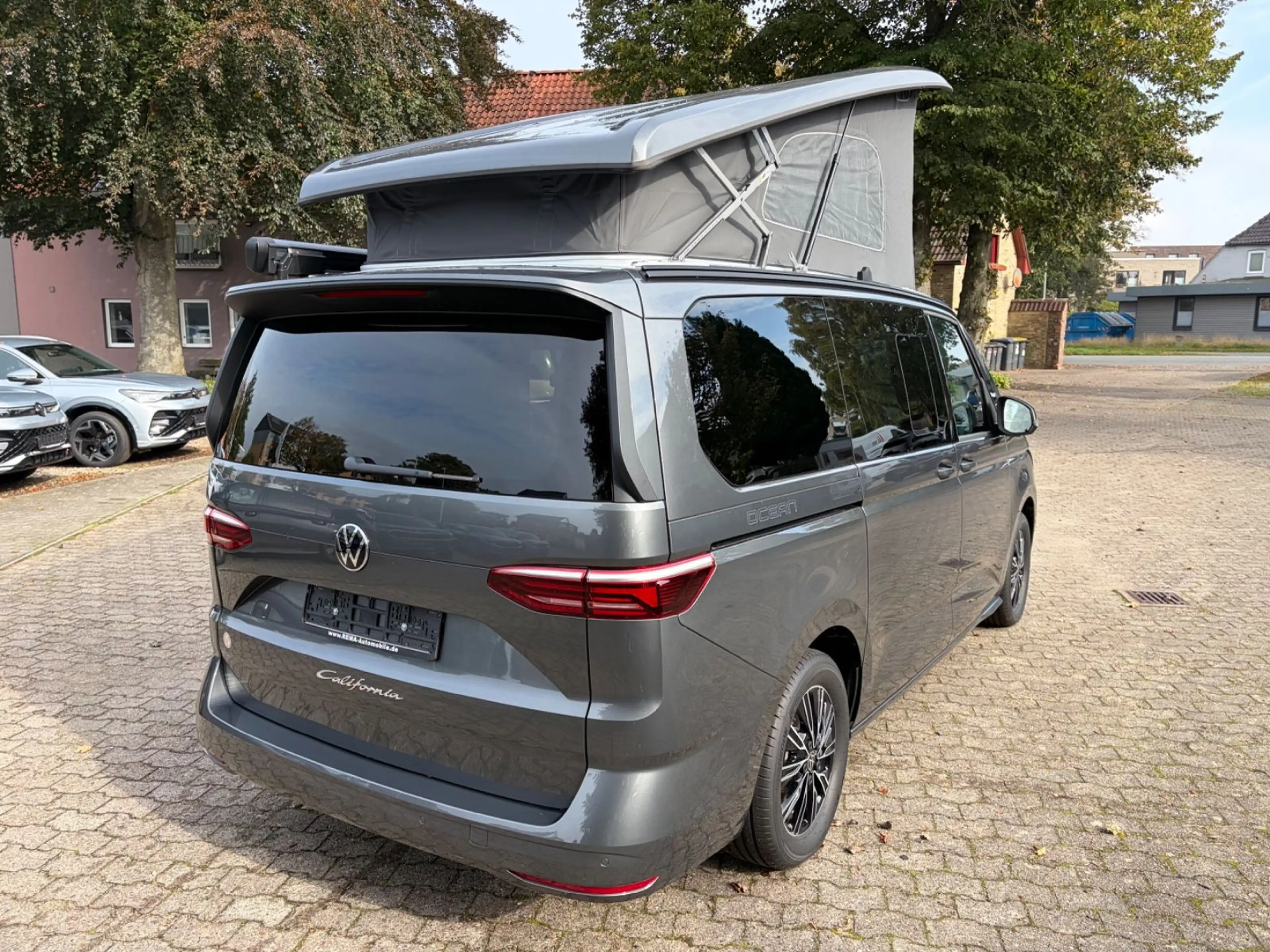Volkswagen T7 California Ocean 2,0 TDI IQ Light AHK — photo 3