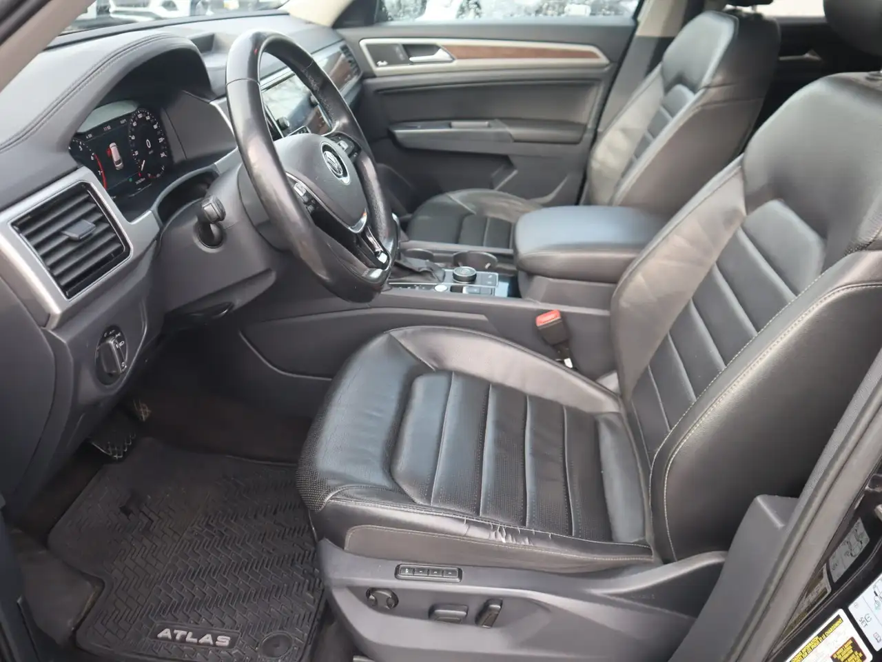 Volkswagen Atlas снимка Volkswagen Atlas