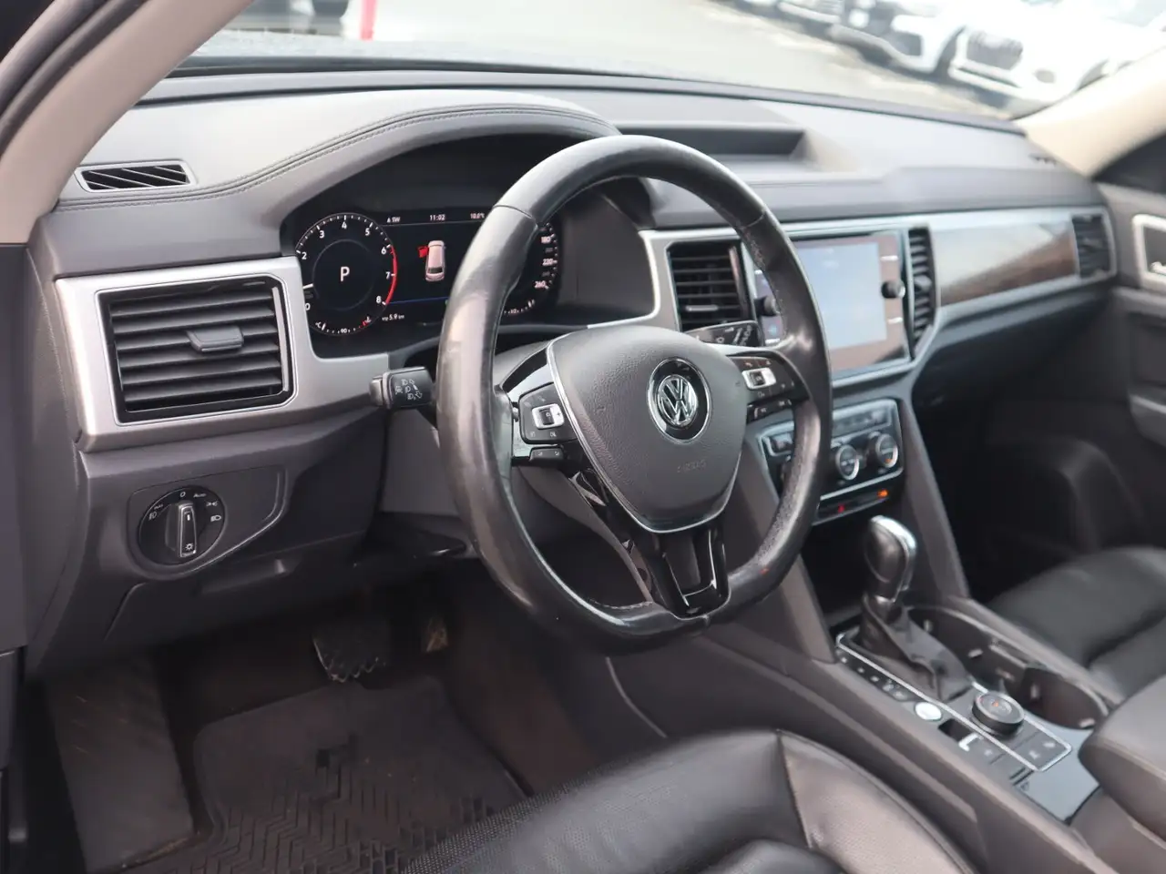 Volkswagen Atlas снимка Volkswagen Atlas