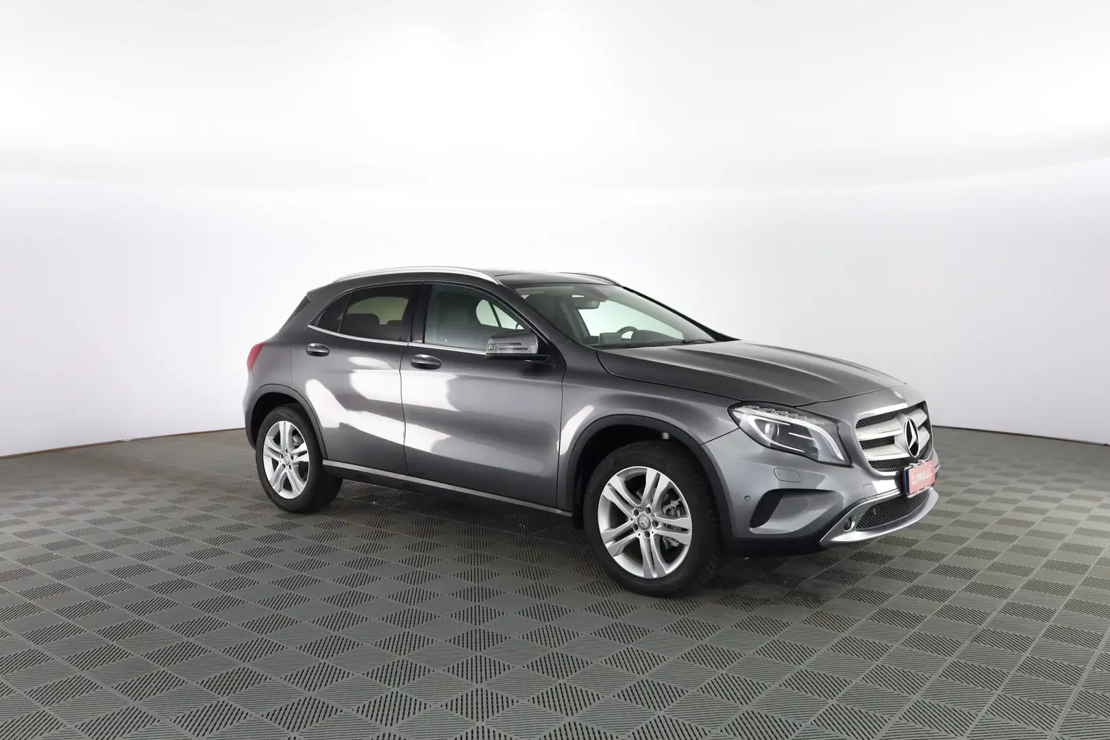 Mercedes-Benz GLA 200 d Automatic Sport TETTO APRIBILE ELETTRICO Gris - 2