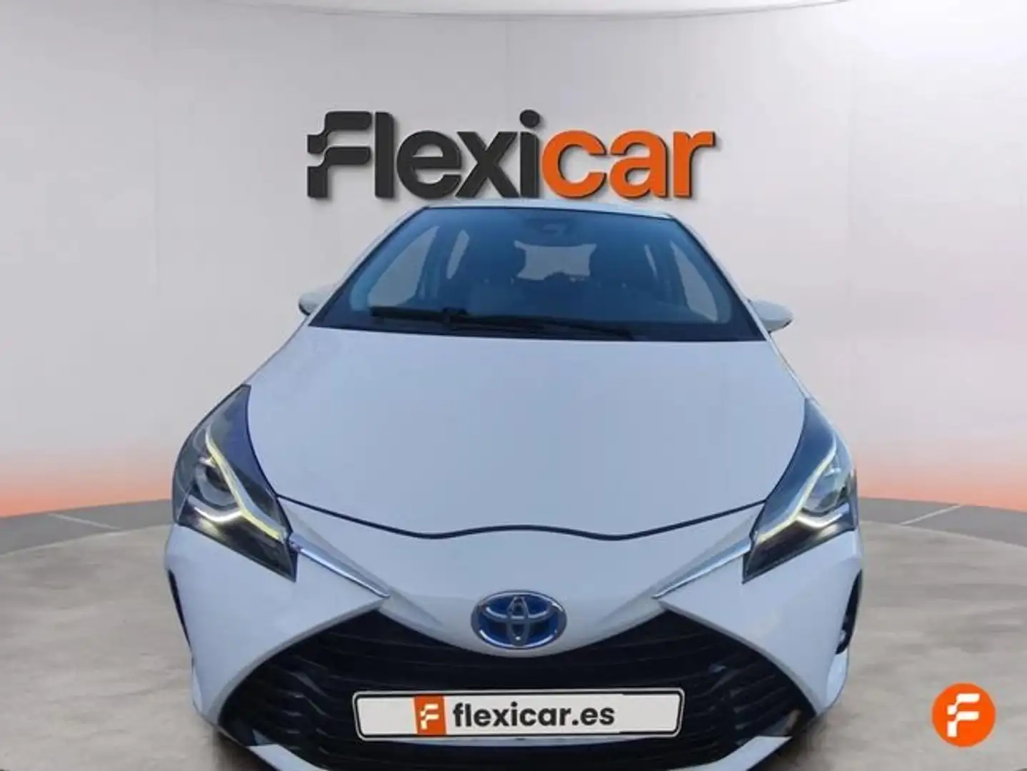 Toyota Yaris 100H 1.5 Feel! 20 Aniversario Gris - 2