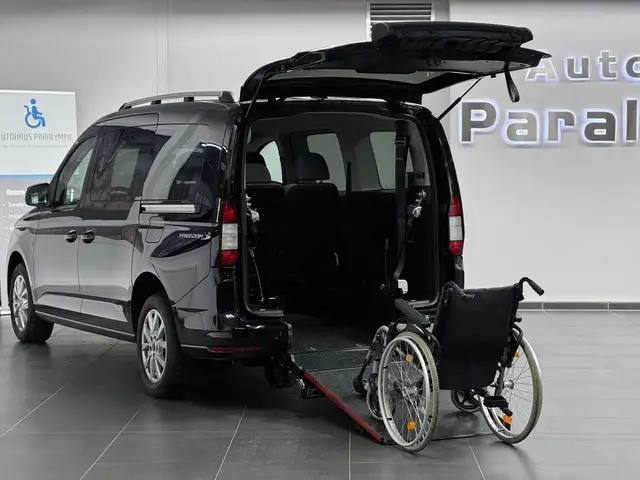 Ford Grand Tourneo Titanium Behindertengerecht-Rampe