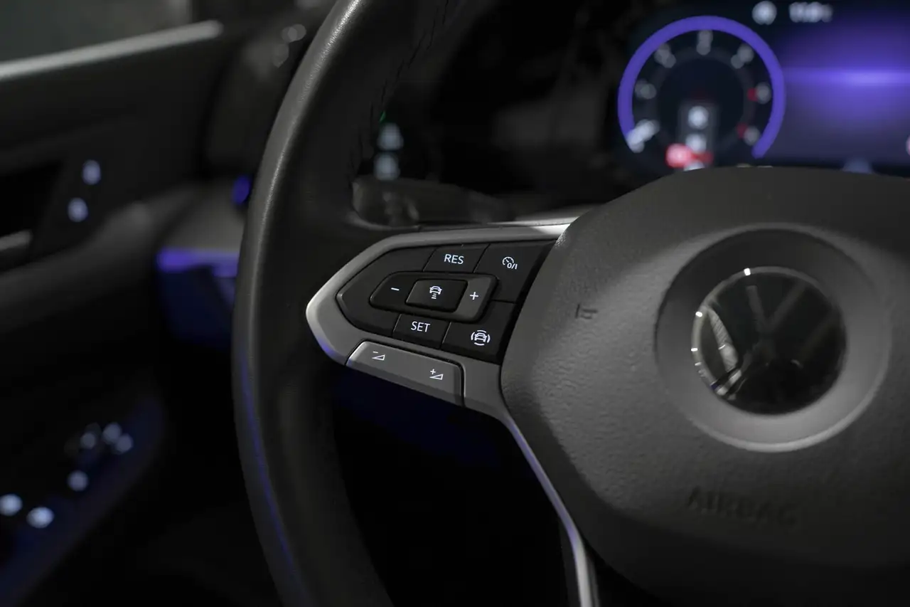 Volkswagen Golf 🎁 SUMMER DEAL 🎁 AUTO 19' R LINE FULL BLACK CARPLAY TVA, миниатюра 17