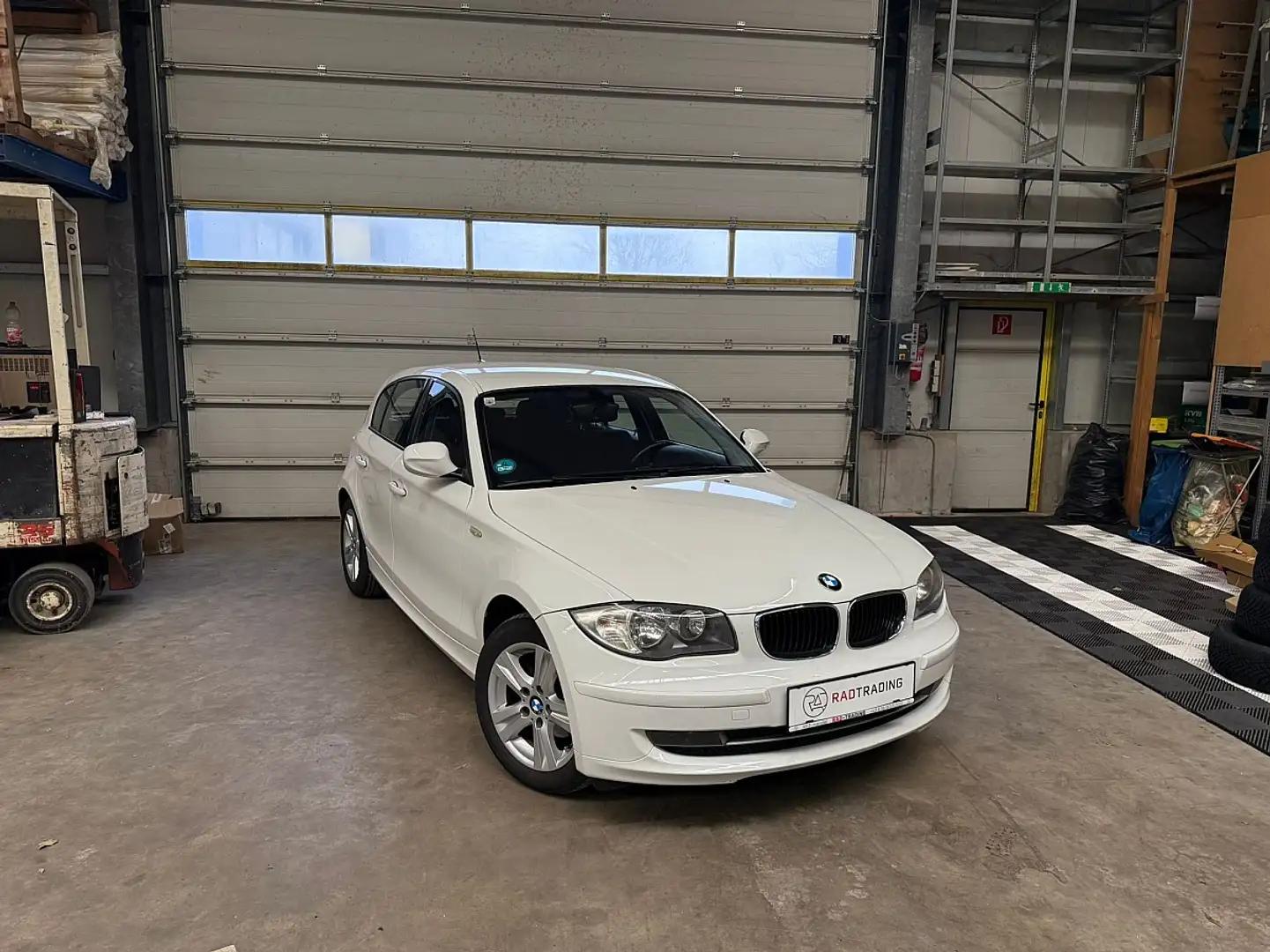 BMW 116 d Advantage Österreich-Paket Weiß - 1