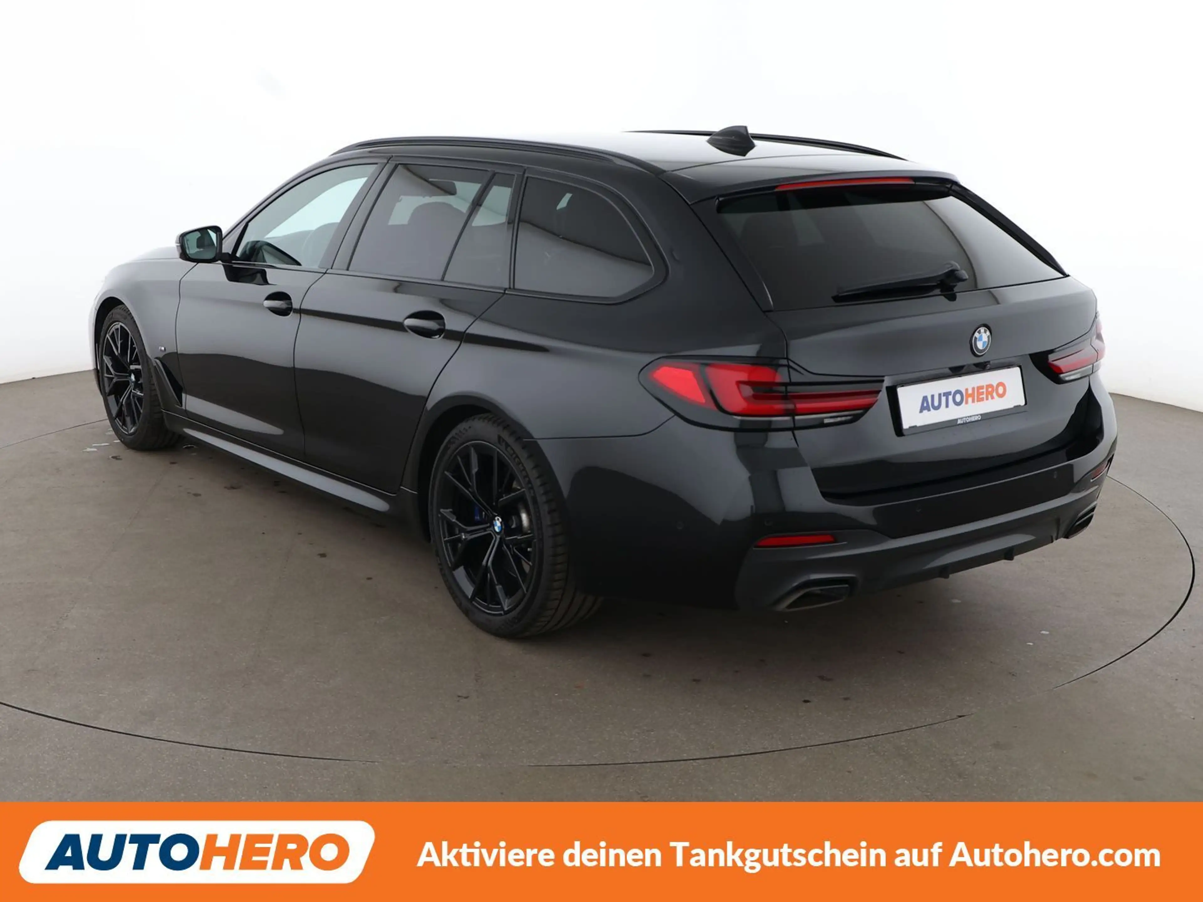 BMW 530 530d M Sport Aut.*NAVI*HUD*LASER*CAM*PDC*SHZ*TEMPO — photo 4