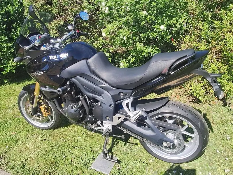 Triumph Tiger 1050 - foto 2