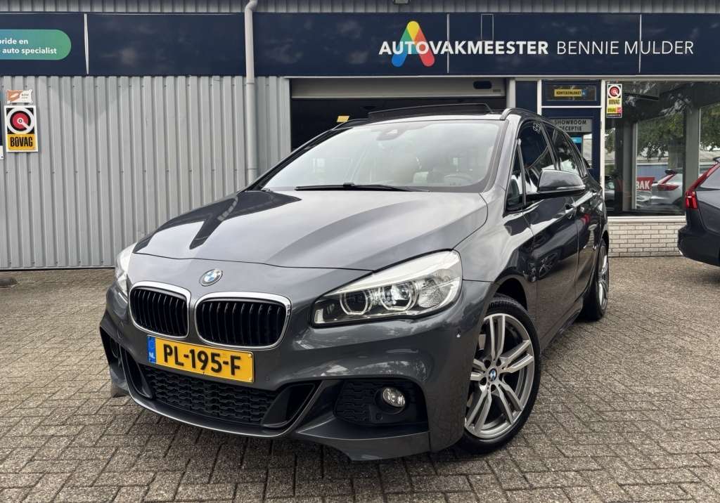 BMW 220