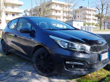 ceed II 2016 1.6 crdi Active 110cv