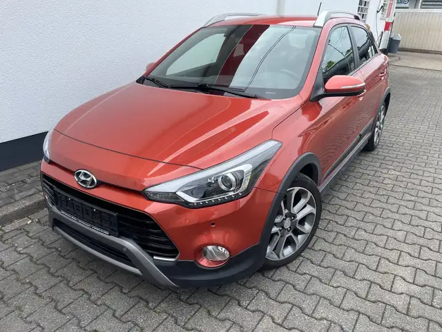 Hyundai i20 Active blue Style / NAVI / 1. Hand