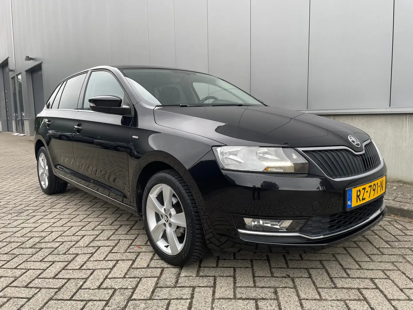 Skoda Rapid/Spaceback 1.0 TSI Greentech Clever / Navigatie / Stoelverwar Negro - 1
