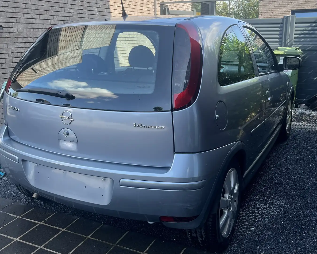 Opel Corsa 1.4 16V Edition - 2