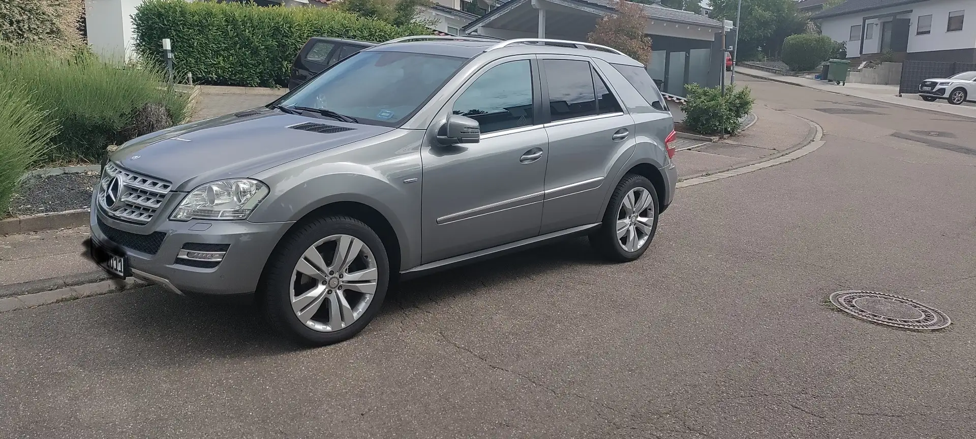 Mercedes-Benz ML 300 ML 300 CDI 4Matic 7G-TRONIC DPFBlueEFFICIENCY Plateado - 2