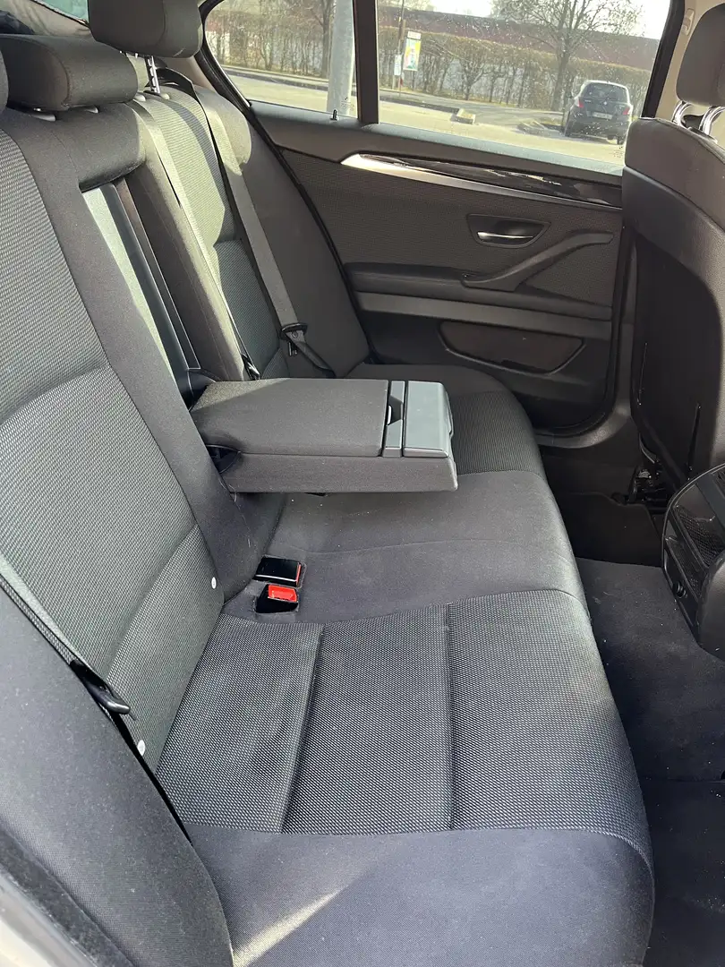 BMW 520 520d Sport-Aut. Silber - 2