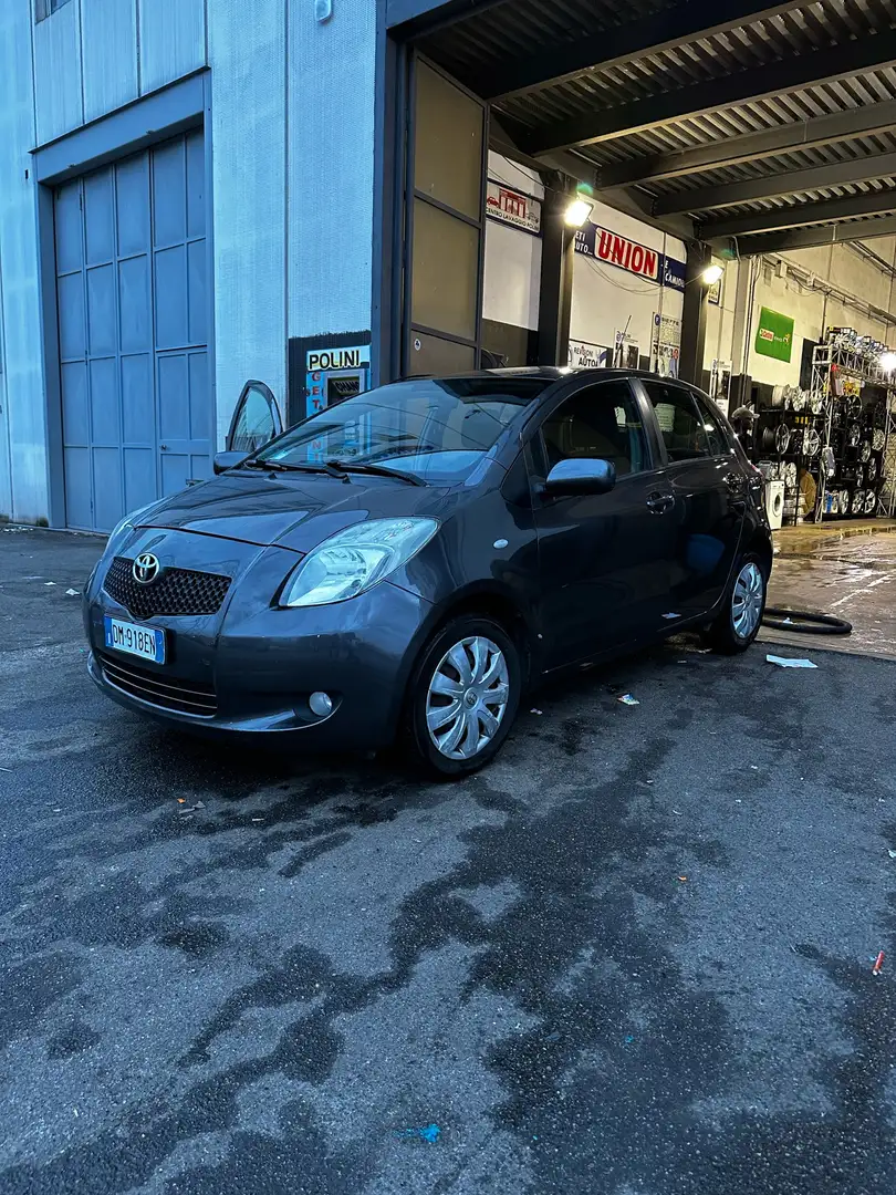 Toyota Yaris 5p 1.3 Sol Grigio - 1