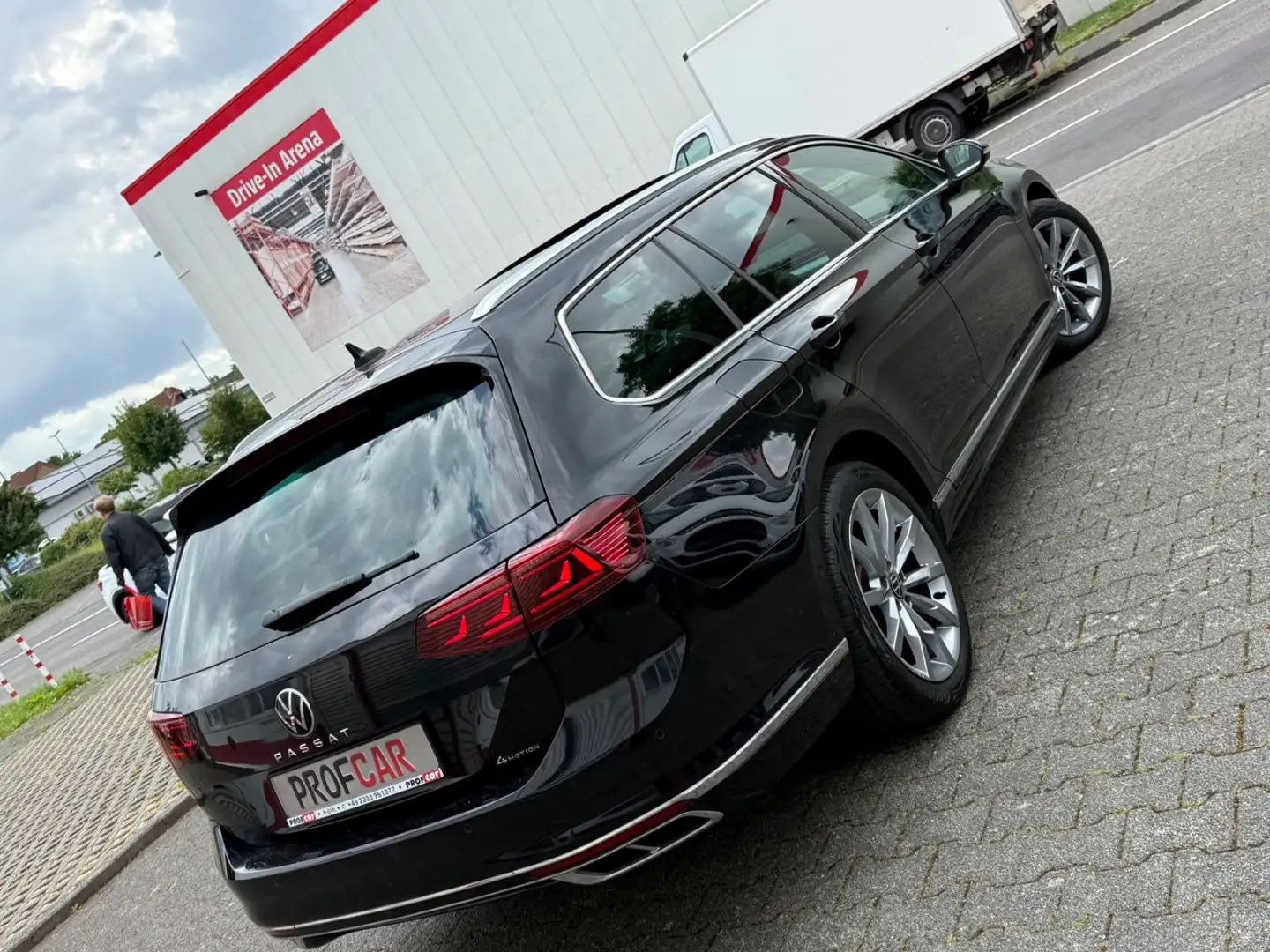 Volkswagen Passat Variant 4Motion R-Line-360°-AHK-PANO-DYNA Negro - 2