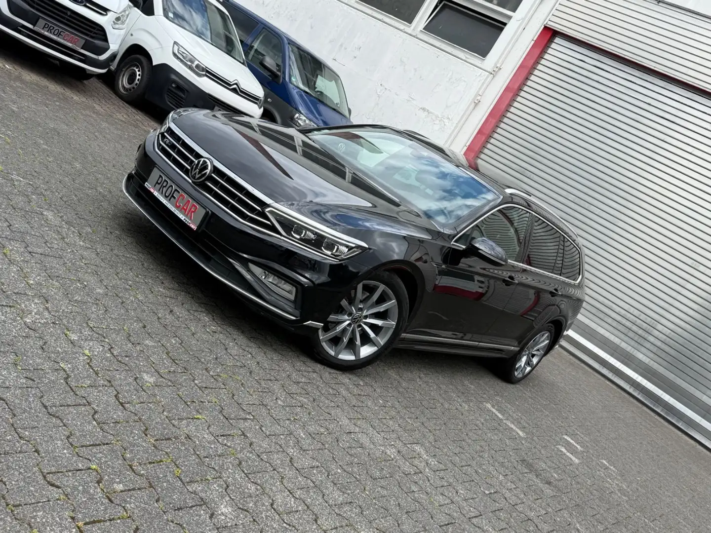 Volkswagen Passat Variant 4Motion R-Line-360°-AHK-PANO-DYNA Negro - 1