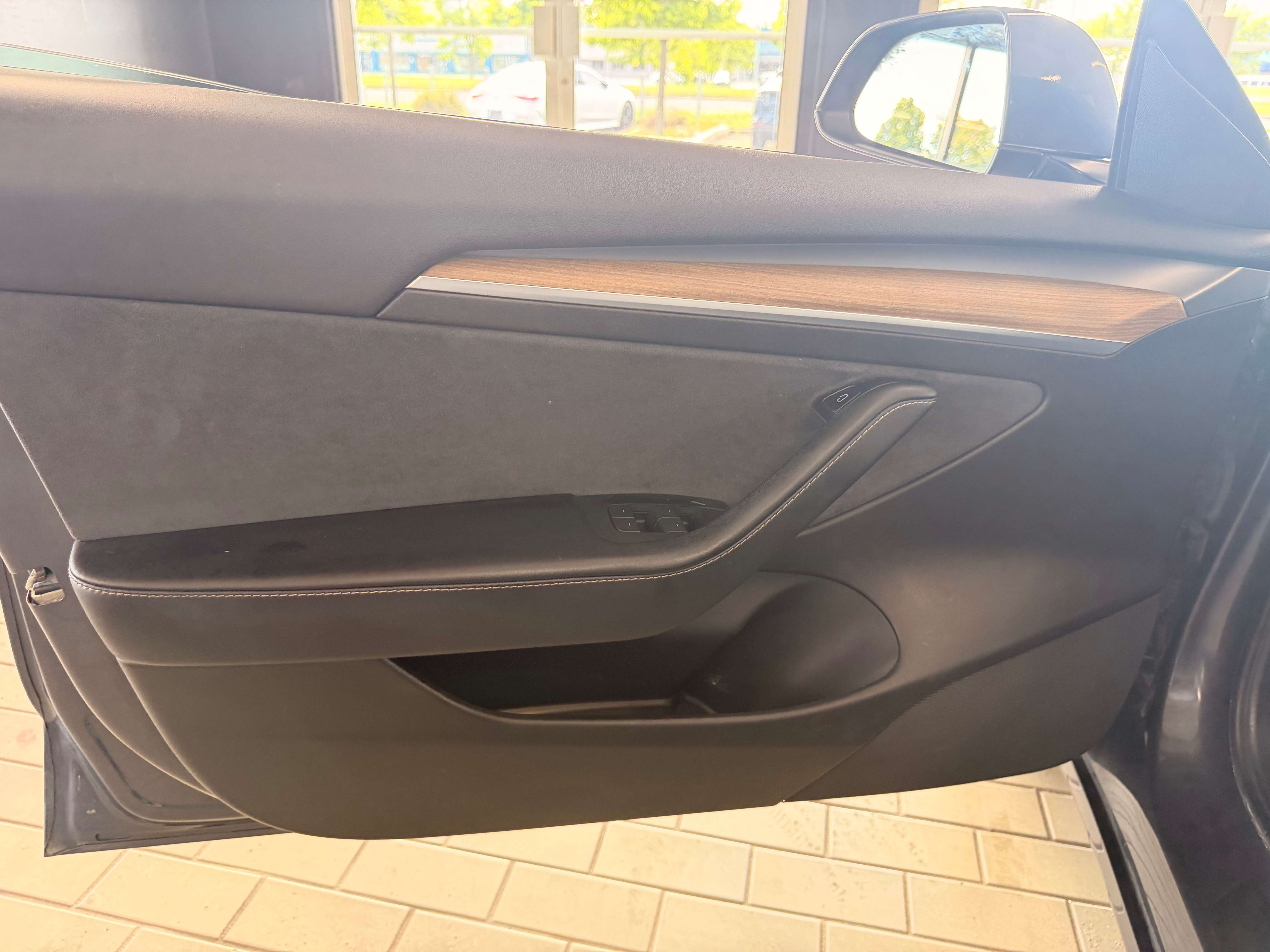 2022 Tesla Model 3 Long Range - Image 12