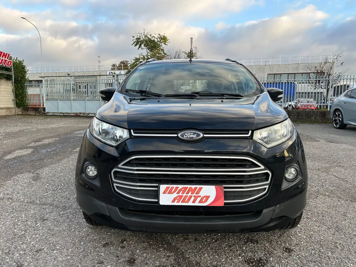 Ford EcoSport 1.5 TDCi 95 CV Plus Schwarz - 2