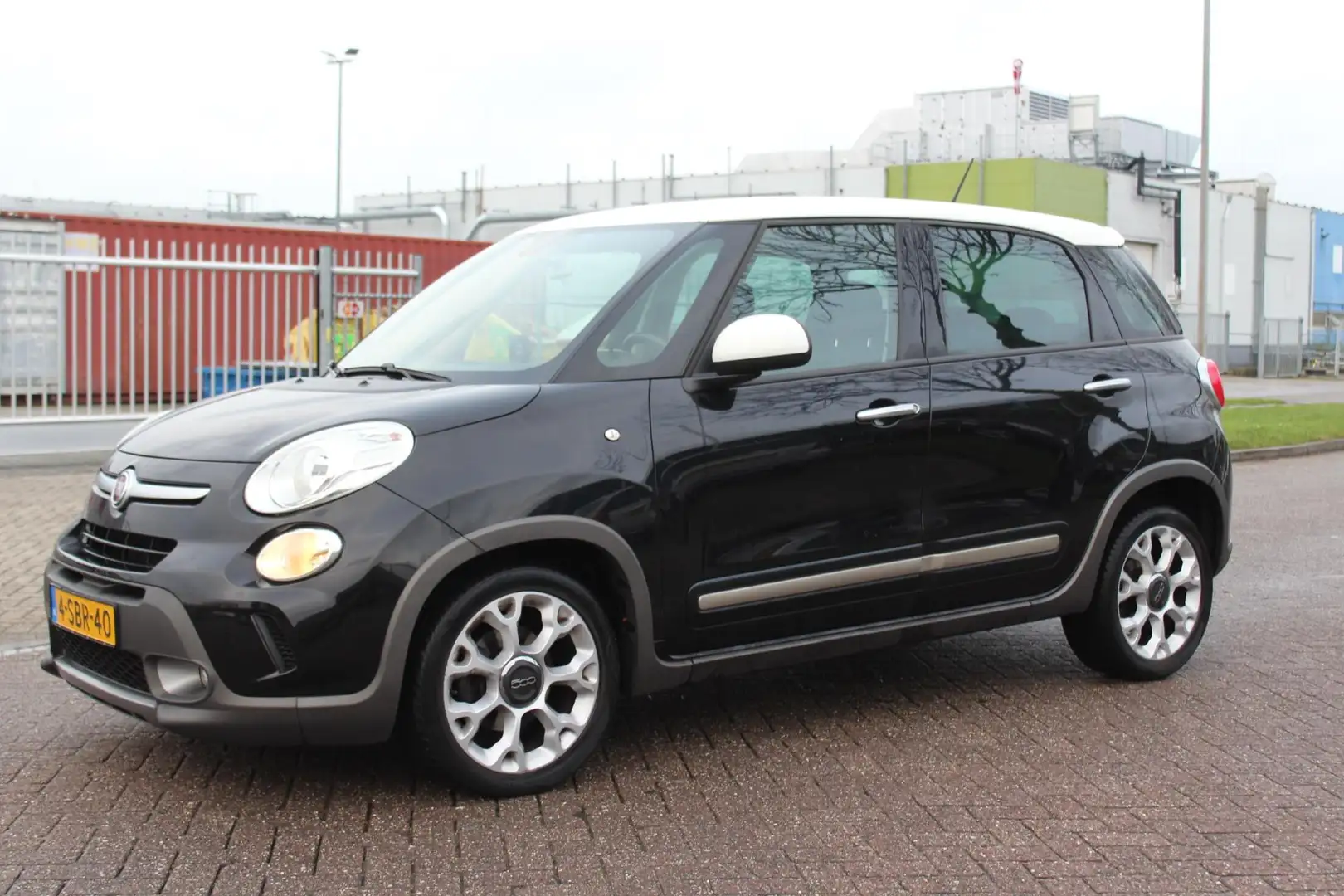 Fiat 500L 0.9 TwinAir Trekking Zwart - 2
