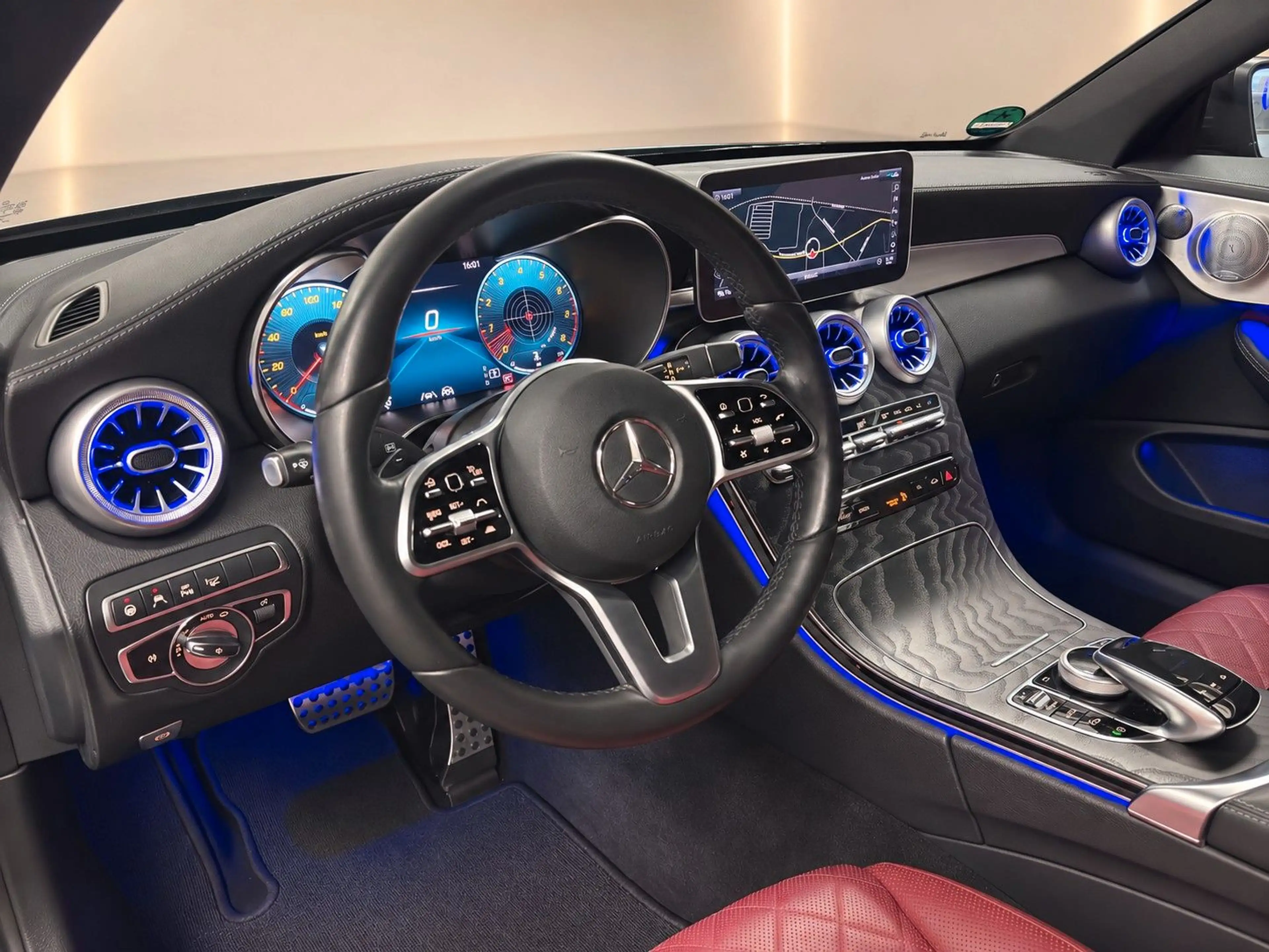 Mercedes-Benz C 400 4Matic AMG Coupe Designo Luft Pano HUD 360 — photo 11