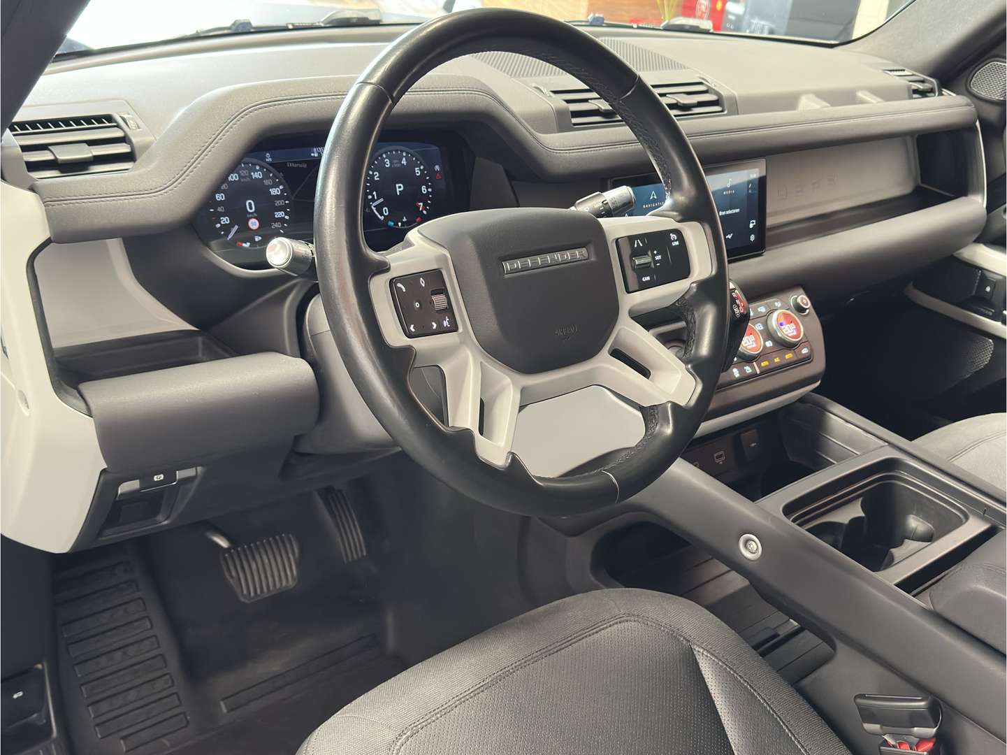 Land Rover Defender 110 P300 HSE - 2020 - Joinsteer - #10