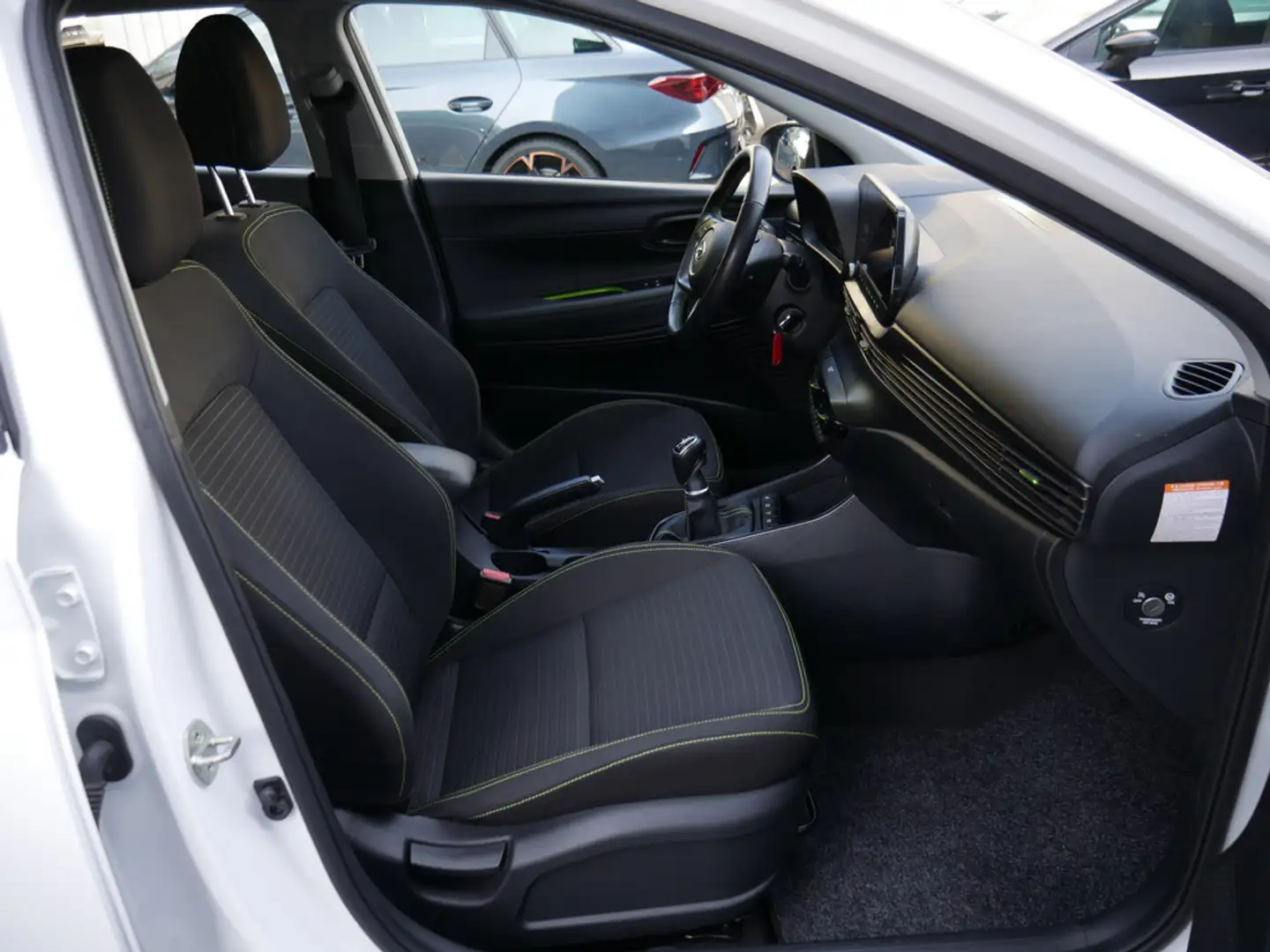 Hyundai i20 1.0 Intro Edition Mild-Hybrid NAVI LED Weiß - 2