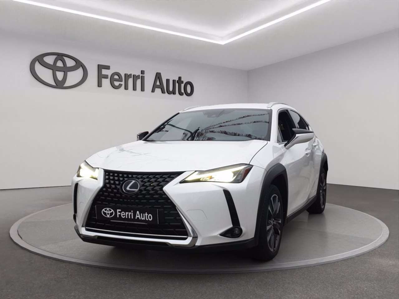 Lexus UX 250h 2.0 premium 4wd cvt